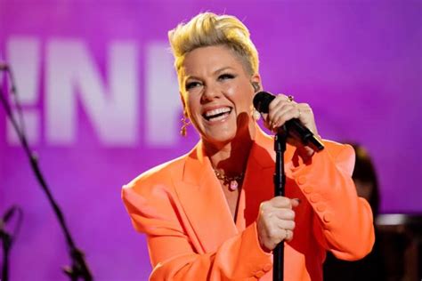 Pink to give away banned books at Florida tour stops